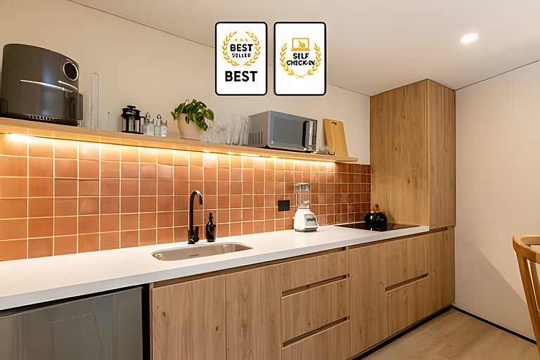 Casa Fiora | 2BR Laureles Apt – Kitchen, WiFi & AC