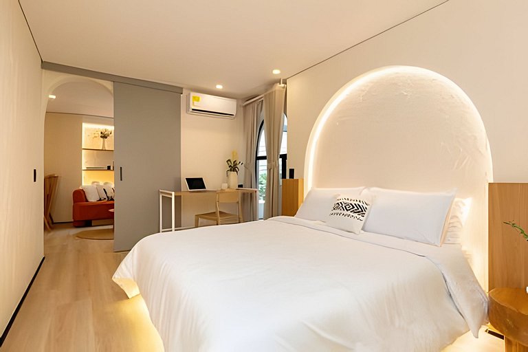 Casa Fiora | 2BR Laureles Apt – Kitchen, WiFi & AC