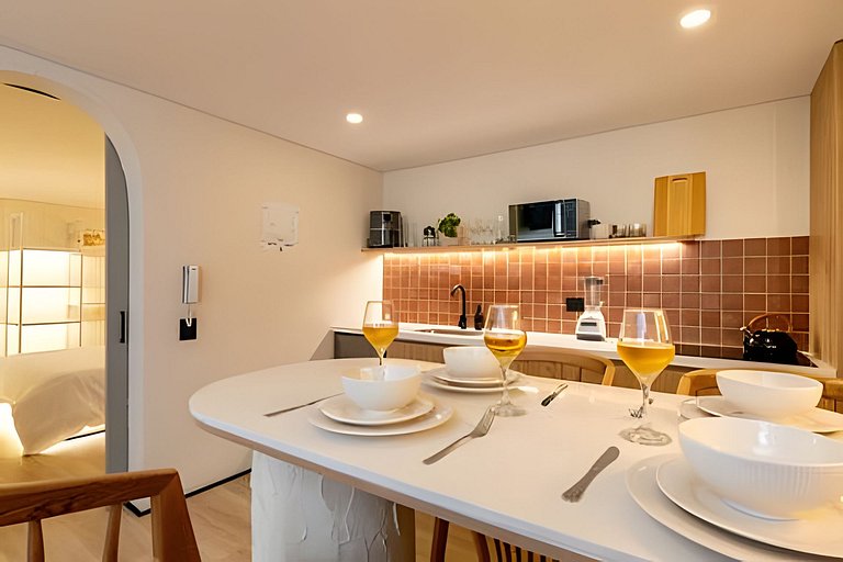 Casa Fiora | 2BR Laureles Apt – Kitchen, WiFi & AC
