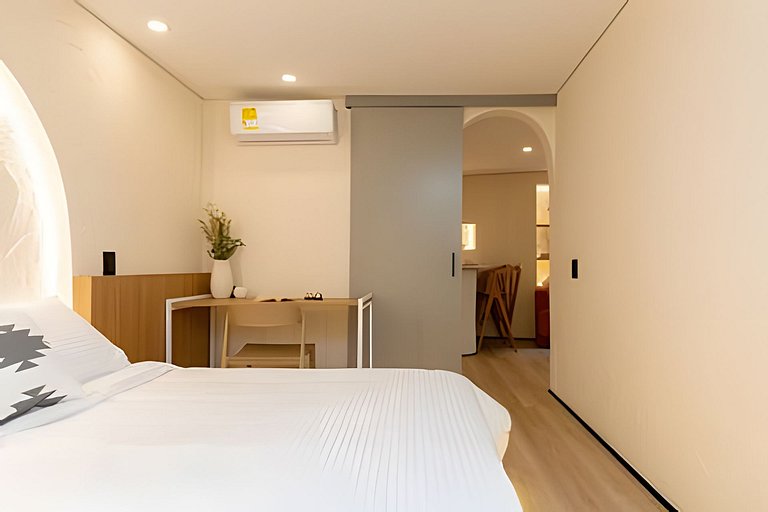 Casa Fiora | 2BR Laureles Apt – Kitchen, WiFi & AC