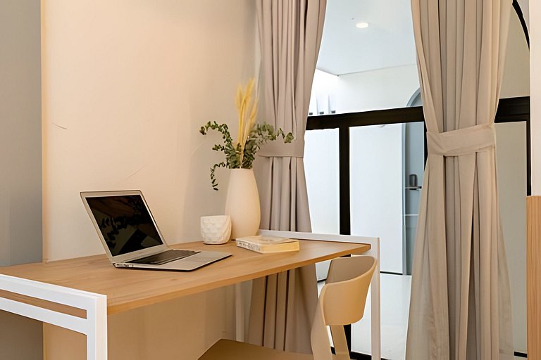 Casa Fiora | 2BR Laureles Apt – Kitchen, WiFi & AC