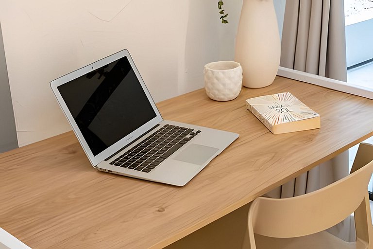 Casa Fiora | 2BR Laureles Apt – Kitchen, WiFi & AC