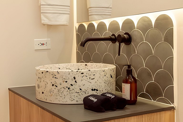 OASIS - Apto 5 - Piso 1 - CS 25 USD OPS · Luxury boho apartm