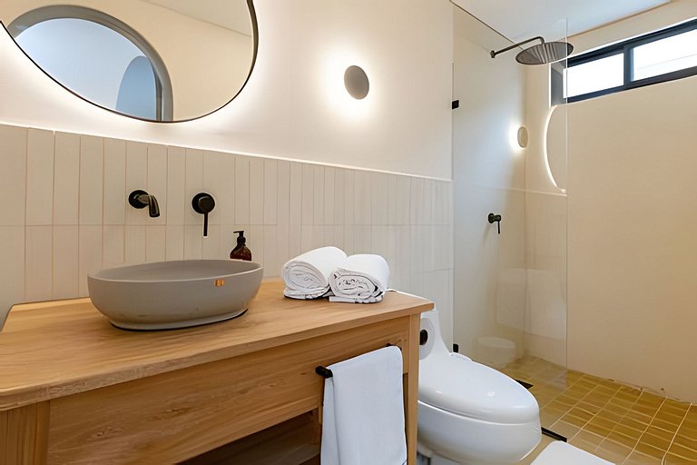 Casa Fiora|Studio Laureles w/Patio, Kitchen & WiFi