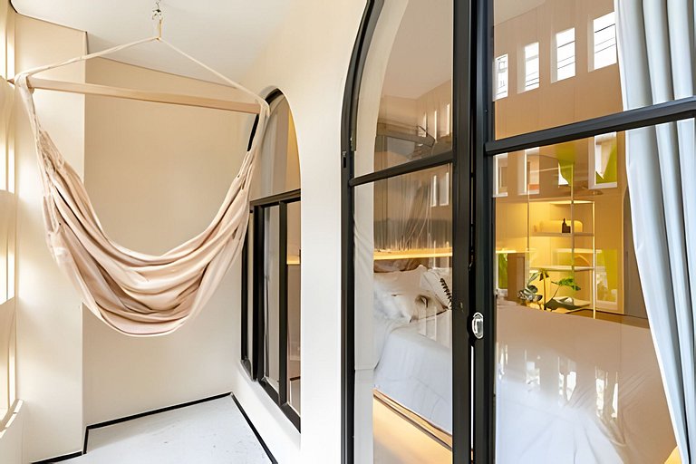 Casa Fiora|Studio Laureles w/Patio, Kitchen & WiFi