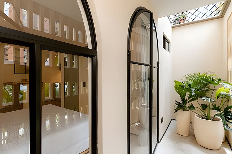 Casa Fiora|Studio Laureles w/Patio, Kitchen & WiFi