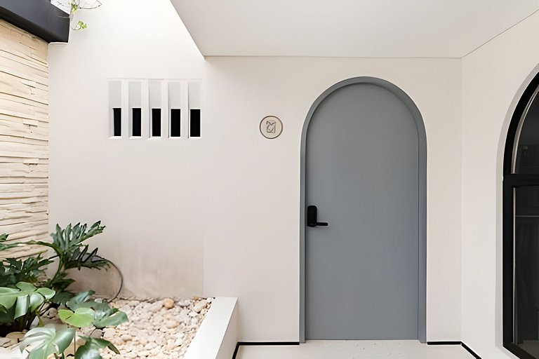 Casa Fiora|Studio Laureles w/Patio, Kitchen & WiFi