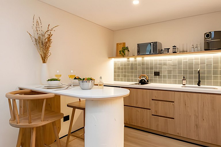 CasaFiora|1BR Laureles Apt w/ Desk, Kitchen & WiFi