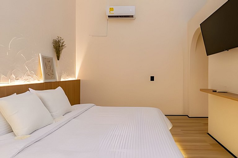 CasaFiora|1BR Laureles Apt w/ Desk, Kitchen & WiFi