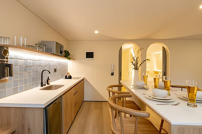 Casa Fiora| 2BR Laureles Apt w/ Balcony, AC & WiFi