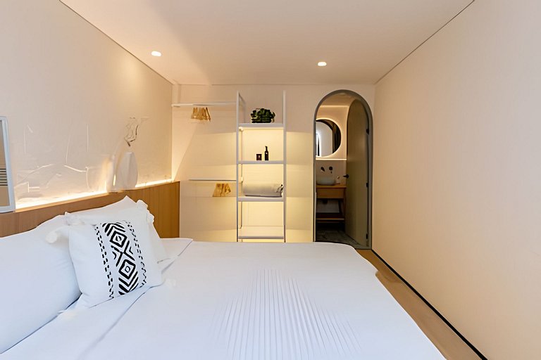 Casa Fiora| 2BR Laureles Apt w/ Balcony, AC & WiFi