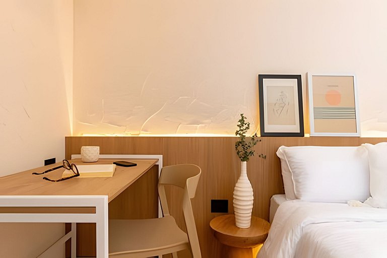 Casa Fiora| 2BR Laureles Apt w/ Balcony, AC & WiFi