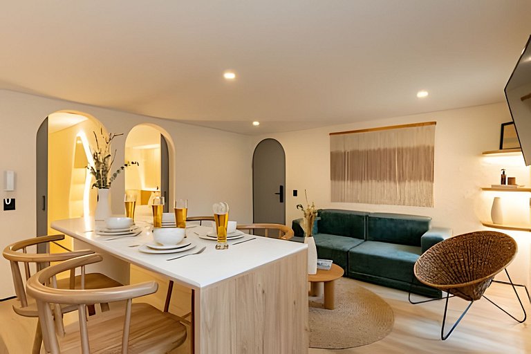 Casa Fiora| 2BR Laureles Apt w/ Balcony, AC & WiFi