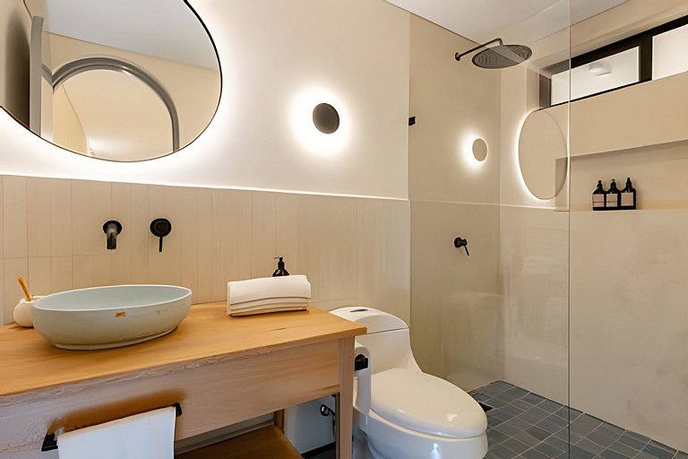 Casa Fiora| 2BR Laureles Apt w/ Balcony, AC & WiFi