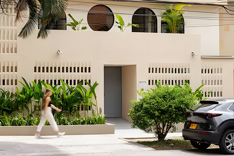 Casa Fiora| 2BR Laureles Apt w/ Balcony, AC & WiFi