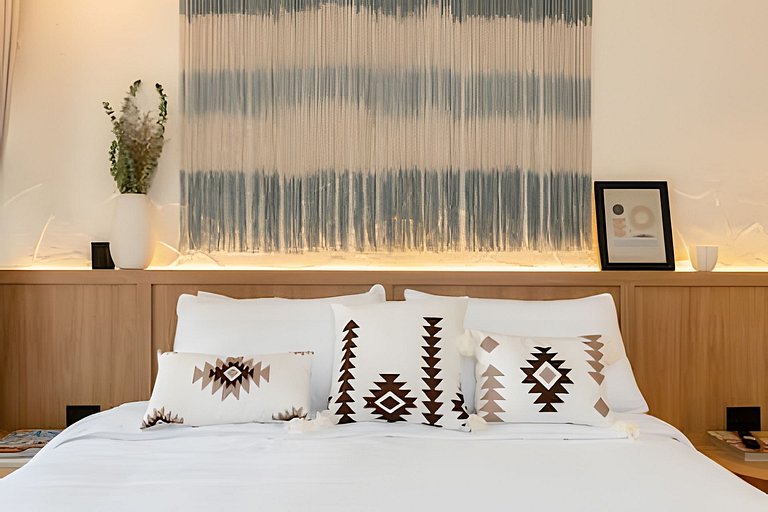 Casa Fiora|Studio Laureles w/Patio, Kitchen & WiFi