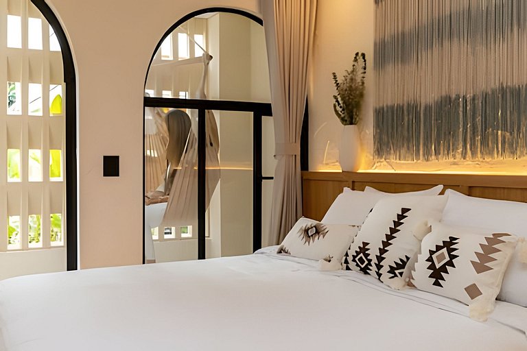 Casa Fiora|Studio Laureles w/Patio, Kitchen & WiFi