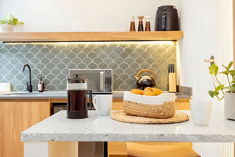 Luxury boho apartment - A/C - Kitchen- Fast Wi-Fi