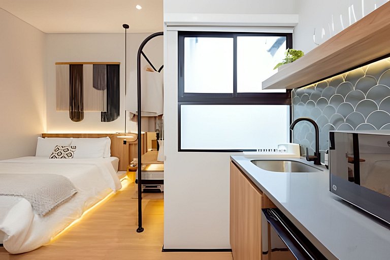 Luxury boho apartment - A/C - Kitchen- Fast Wi-Fi