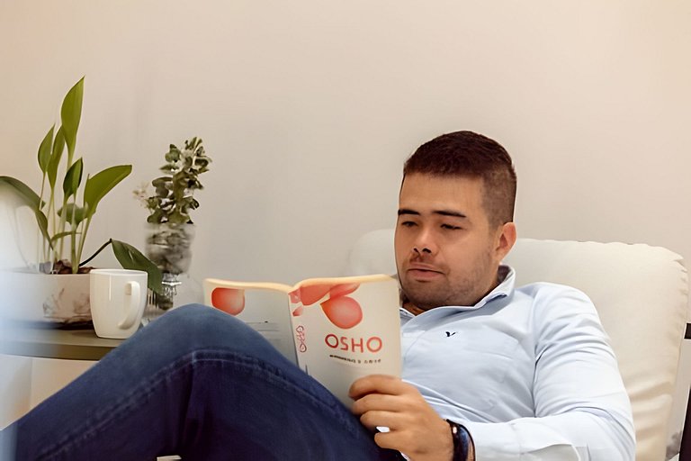 Luxury boho apartment - A/C - Kitchen- Fast Wi-Fi