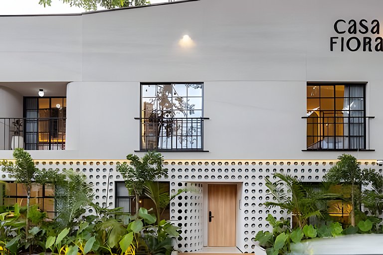 Luxury boho apartment - A/C - Kitchen- Fast Wi-Fi