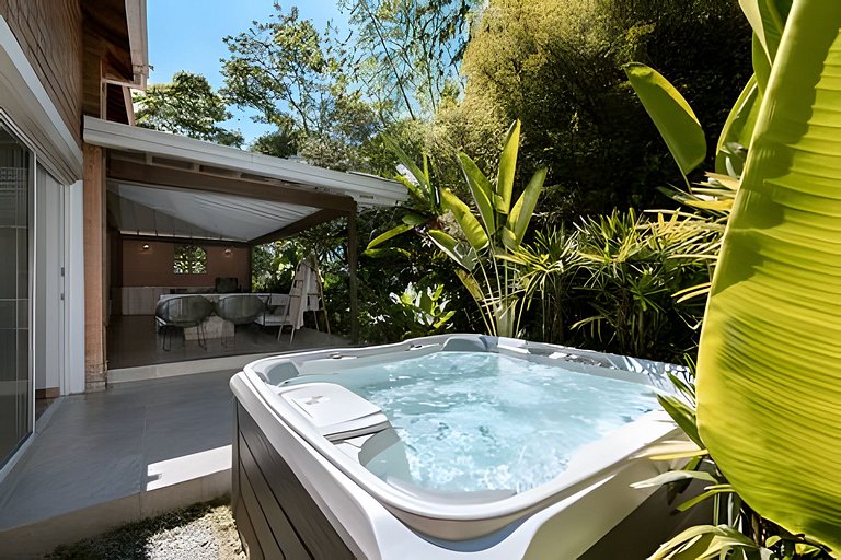 Villa in Poblado+6BR+Jacuzzi+Ping Pong+BBQ!