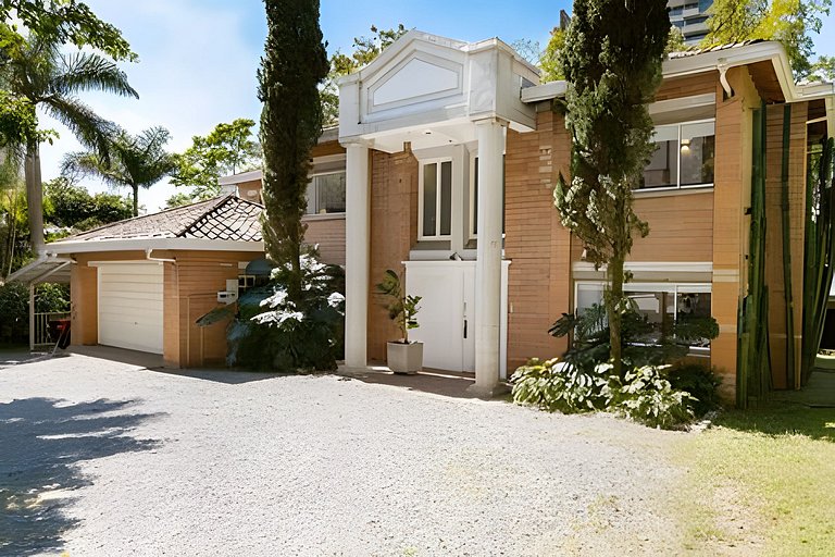 Villa in Poblado+6BR+Jacuzzi+Ping Pong+BBQ!