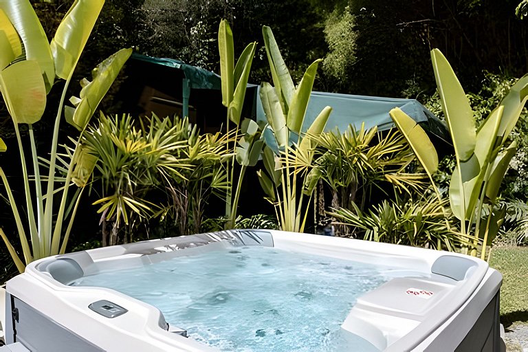 Villa in Poblado+6BR+Jacuzzi+Ping Pong+BBQ!