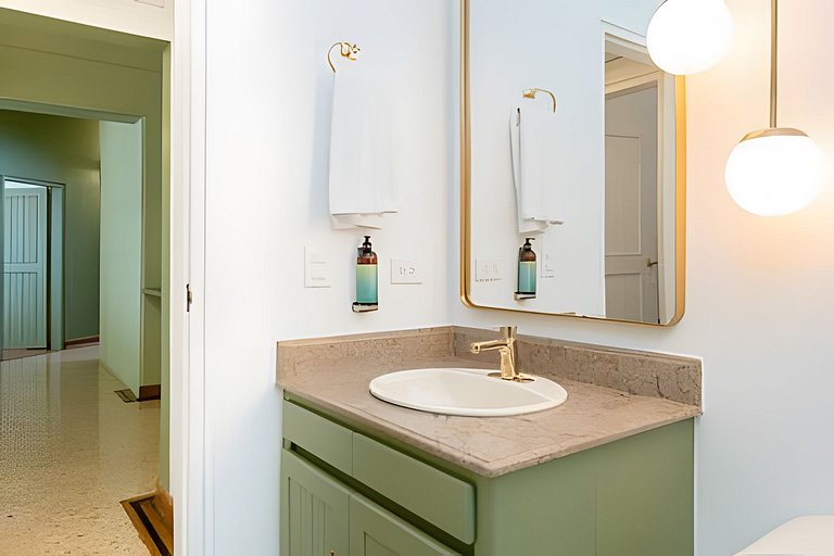 Villa in Poblado+6BR+Jacuzzi+Ping Pong+BBQ!