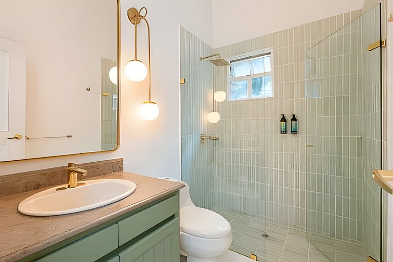 Villa in Poblado+6BR+Jacuzzi+Ping Pong+BBQ!