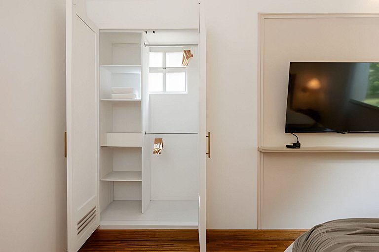 Villa in Poblado+6BR+Jacuzzi+Ping Pong+BBQ!