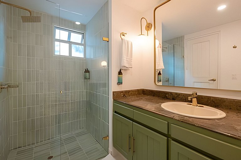 Villa in Poblado+6BR+Jacuzzi+Ping Pong+BBQ!