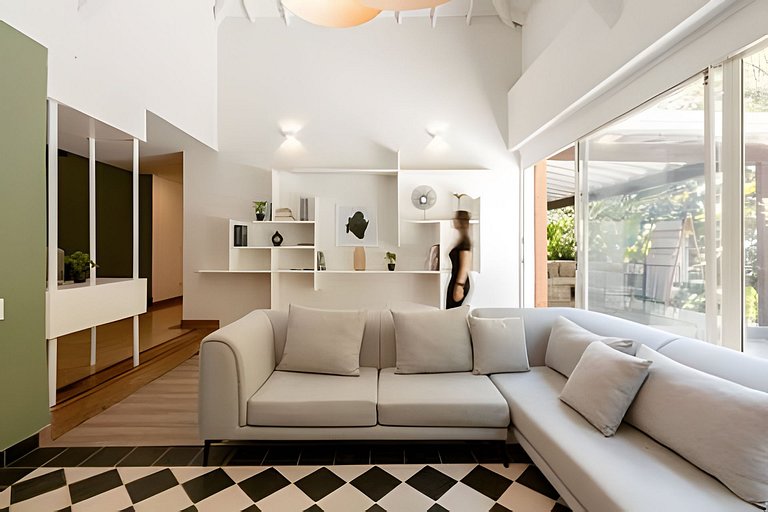 Villa in Poblado+6BR+Jacuzzi+Ping Pong+BBQ!