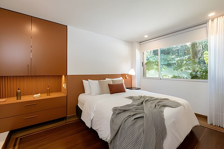 Villa in Poblado+6BR+Jacuzzi+Ping Pong+BBQ!