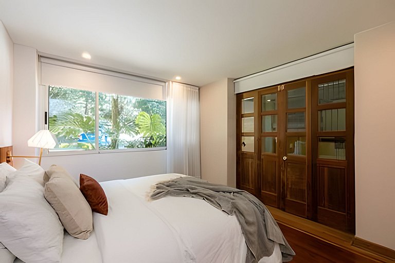 Villa in Poblado+6BR+Jacuzzi+Ping Pong+BBQ!