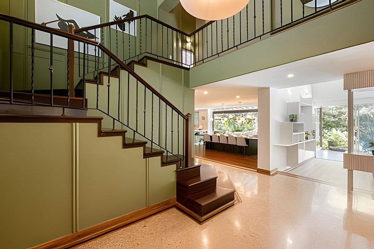 Villa in Poblado+6BR+Jacuzzi+Ping Pong+BBQ!