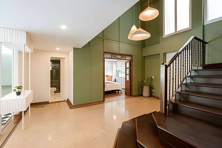 Villa in Poblado+6BR+Jacuzzi+Ping Pong+BBQ!