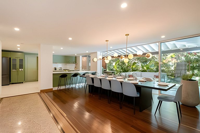 Villa in Poblado+6BR+Jacuzzi+Ping Pong+BBQ!