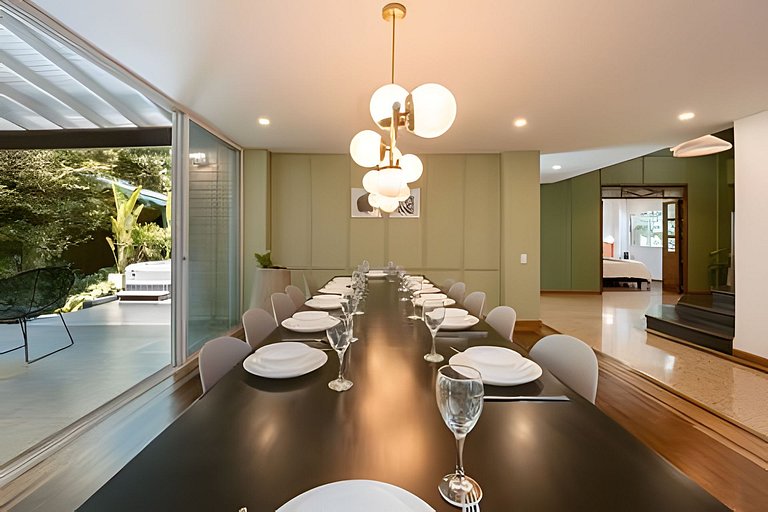 Villa in Poblado+6BR+Jacuzzi+Ping Pong+BBQ!