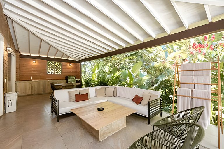 Villa in Poblado+6BR+Jacuzzi+Ping Pong+BBQ!