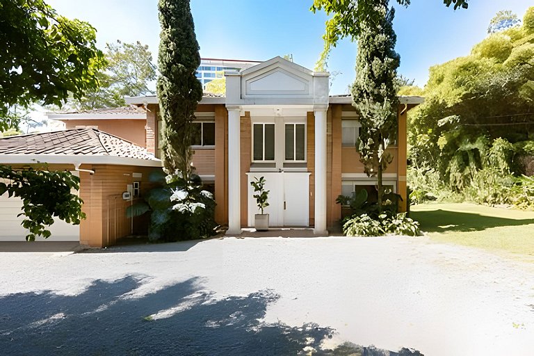 Villa in Poblado+6BR+Jacuzzi+Ping Pong+BBQ!