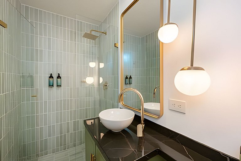 Villa in Poblado+6BR+Jacuzzi+Ping Pong+BBQ!