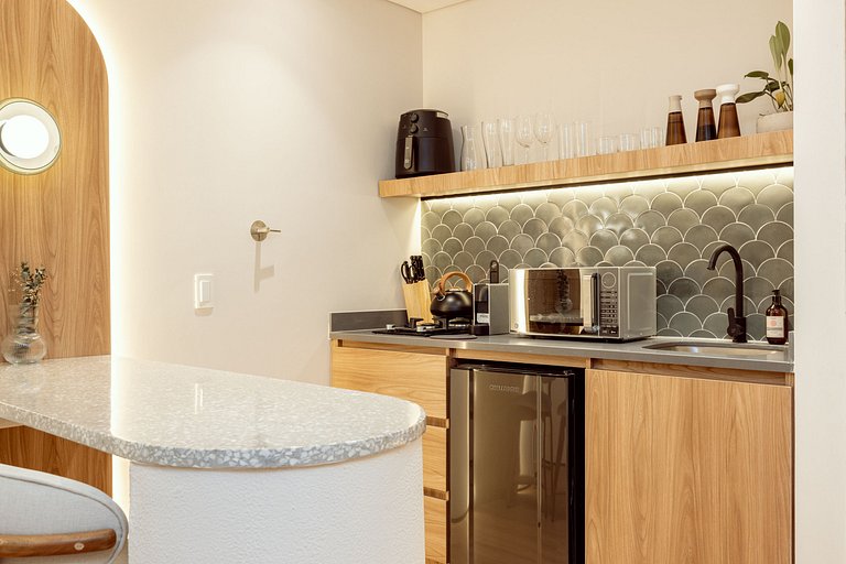 Luxury boho apartment - A/C - Kitchen- Fast Wi-Fi