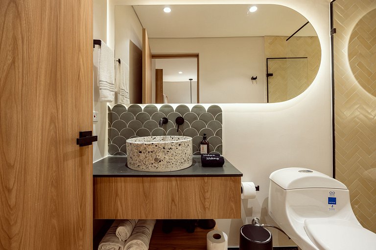 Luxury boho apartment - A/C - Kitchen- Fast Wi-Fi